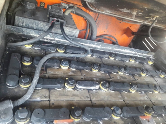 ขายโฟร์คลิฟท์ 2.5 ตัน รถไฟฟ้า  Mhe Demag 0816486083