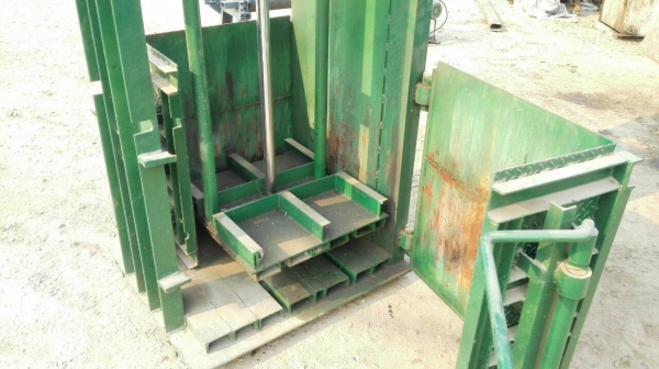 Sell> เครื่องอัดกระดาษ อัดได้ 150 kg.สภาพใหม่ใช้งานมาน้อย ไฮดรอลิคมือโยก สมบูรณ์พร้อมใช้มาเทสได้ Sell> เครื่องอัดกระดาษ อัดได้ 150 kg.สภาพใหม่ใช้งานมาน้อย ไฮดรอลิคมือโยก สมบูรณ์พร้อมใช้มาเทสได้