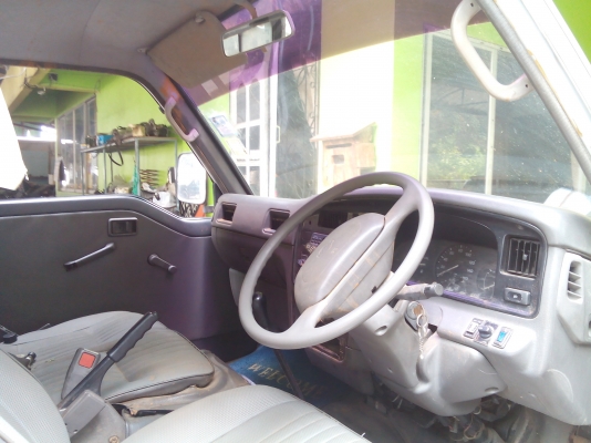 ขายรถตู้นิสสัน urvan ปี 40 พาวเวอร์