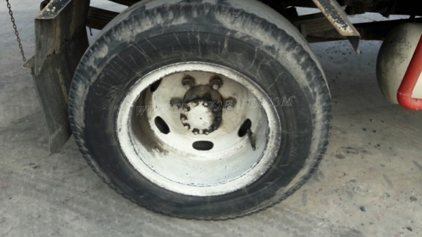 6 ล้อ HINO พื้นเรียบ รุ่นรถFC2W 185แรงม้า กระบะยาว ยาว5.80 เมตร