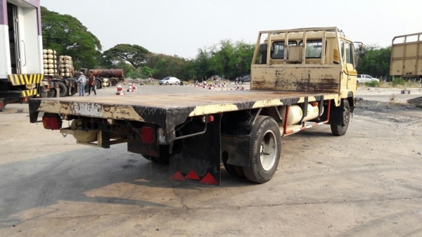 6 ล้อ HINO พื้นเรียบ รุ่นรถFC2W 185แรงม้า กระบะยาว ยาว5.80 เมตร