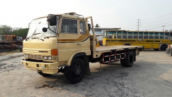 6 ล้อ HINO พื้นเรียบ รุ่นรถFC2W 185แรงม้า กระบะยาว ยาว5.80 เมตร