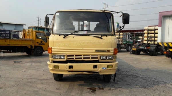 6 ล้อ HINO พื้นเรียบ รุ่นรถFC2W 185แรงม้า กระบะยาว ยาว5.80 เมตร