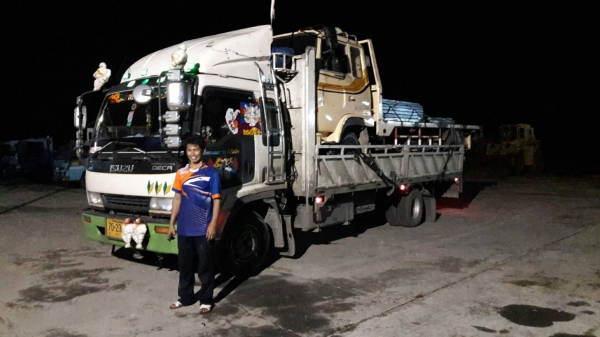 6 ล้อ HINO พื้นเรียบ รุ่นรถFC2W 185แรงม้า กระบะยาว ยาว5.80 เมตร