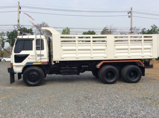 รถ 10 ล้อ MITSUBISHI เฉินหลงเทอร์โบ 527TF ซีเรียล 5245 เครื่อง 220 แรง 2 เพลา