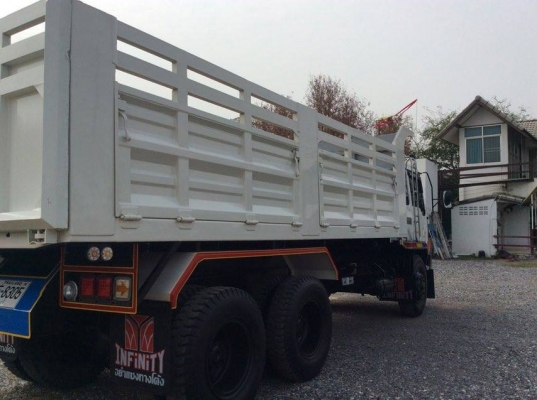 รถ 10 ล้อ MITSUBISHI เฉินหลงเทอร์โบ 527TF ซีเรียล 5245 เครื่อง 220 แรง 2 เพลา