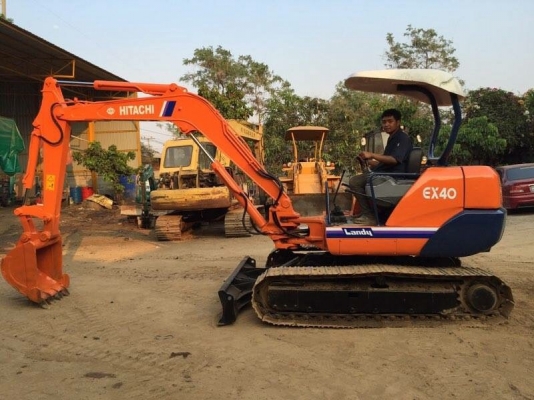 ขายรถขุดแบคโฮ HITACHI EX40 ขนาด40  รถเก่านอกแท้100\%(คอลโทลสั้น ปั๊มนิ้ว ระบบไว)  รถพร้อมใช้งาน เอกสารครบ