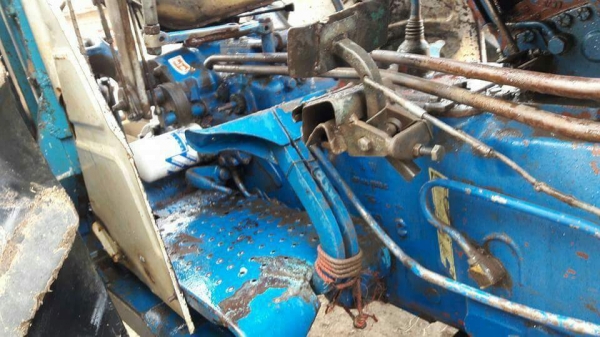 ขายรถไถ ฟรอต6600 อุปกรณ์ดันหน้า ผานหลัง สภาพสวย ใช้งานดีมาก สนใจโทร 090-8588220คุณนะ 093-3258446คุณบิว หรือเข้าดูสินค้าอื่นๆได้ที่ www.truck.in.th/498 หรือเพจFacebook ณรงค์ ซื้อขายรถมือสอง (เว็บไซต์ส่วนตัว) หรือFacebook คุณนะ รถบรรทุก