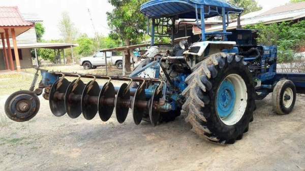 ขายรถไถ ฟรอต6600 อุปกรณ์ดันหน้า ผานหลัง สภาพสวย ใช้งานดีมาก สนใจโทร 090-8588220คุณนะ 093-3258446คุณบิว หรือเข้าดูสินค้าอื่นๆได้ที่ www.truck.in.th/498 หรือเพจFacebook ณรงค์ ซื้อขายรถมือสอง (เว็บไซต์ส่วนตัว) หรือFacebook คุณนะ รถบรรทุก