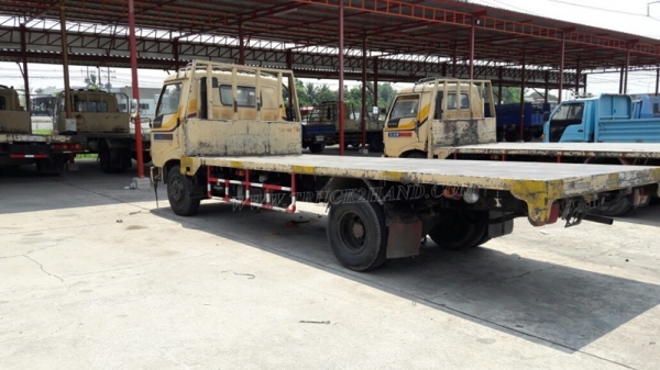 6 ล้อ HINO พื้นเรียบ รุ่นรถFC2W 120 แรงม้า กระบะยาว ยาว5.50 เมตร