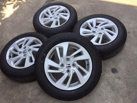 ขายล้อแม็กJAZZ ถอดป้ายแดงขอบ15 4 ล้อ ราคา 12,500 บาท