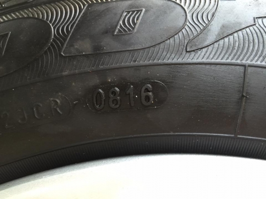 ขายล้อแม็กJAZZ ถอดป้ายแดงขอบ15 4 ล้อ ราคา 12,500 บาท