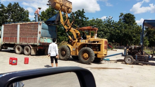 รถตักยี่ห้อ Caterpillar ต่อแขนแล้ว สภาพดี พร้อมใช้งาน รถตักยี่ห้อ Caterpillar ต่อแขนแล้ว สภาพดี พร้อมใช้งาน