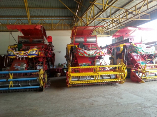 รถเกี่ยวข้าวเกษตรพัฒนาจ้าวช้างไวไฟ ปี 52 ,53,54