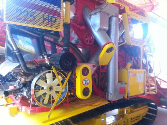 รถเกี่ยวข้าวเกษตรพัฒนาจ้าวช้างไวไฟ ปี 52 ,53,54