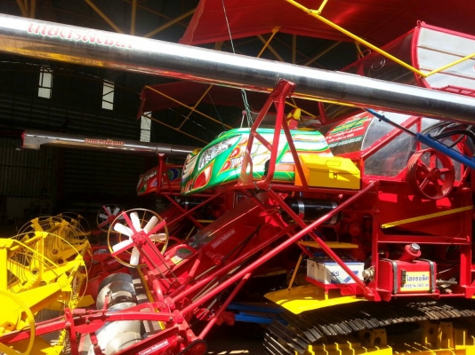 รถเกี่ยวข้าวเกษตรพัฒนาจ้าวช้างไวไฟ ปี 52 ,53,54