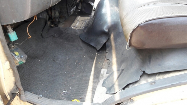 รถ 6 ล้อ HINO พื้นเรียบ 120 แรงม้า  เชื้อเพลิงน้ำมัน