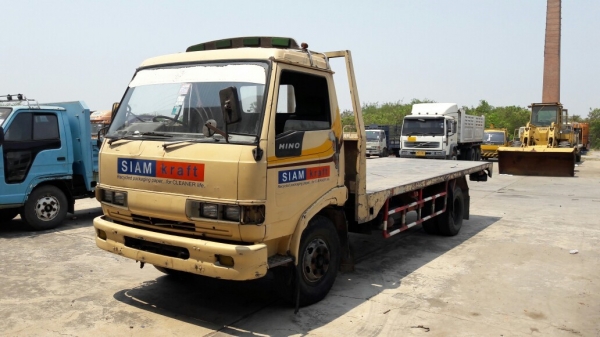 รถ 6 ล้อ HINO พื้นเรียบ 120 แรงม้า  เชื้อเพลิงน้ำมัน