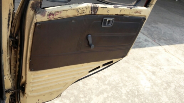 รถ 6 ล้อ HINO พื้นเรียบ 120 แรงม้า  เชื้อเพลิงน้ำมัน