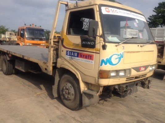 รถ 6 ล้อ HINO พื้นเรียบ 120 แรงม้า  เชื้อเพลิงน้ำมัน