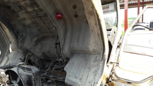 รถ 6 ล้อ HINO พื้นเรียบ 120 แรงม้า  เชื้อเพลิงน้ำมัน