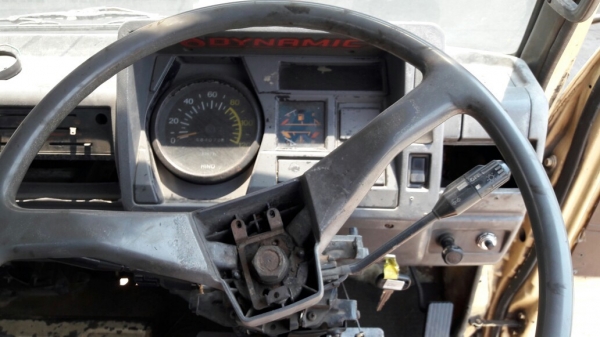 รถ 6 ล้อ HINO พื้นเรียบ 120 แรงม้า  เชื้อเพลิงน้ำมัน