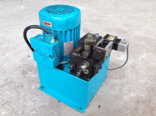 ขายปั้มน้ำมันไฮโดรลิค 0.5HP. 380V ขนาดเล็ก Wandfluh made in Switzerland พร้อมวาล์วคอนโทรล 24Vdc 1ชุด พร้อมใช้งาน