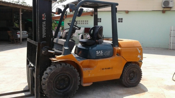 รถยก4.5ตัน ดีเชล เสา4เมตร