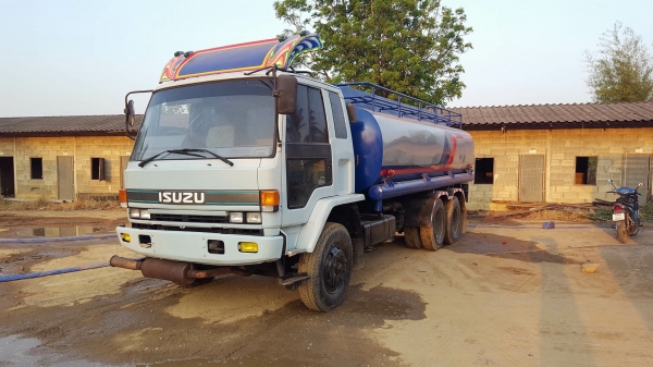 สิบล้อFVM 195รถบรรทุกน้ำมันนางฟ้าแท้ สิบล้อFVM 195รถบรรทุกน้ำมันนางฟ้าแท้