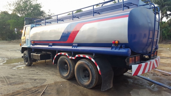 สิบล้อFVM 195รถบรรทุกน้ำมันนางฟ้าแท้ สิบล้อFVM 195รถบรรทุกน้ำมันนางฟ้าแท้