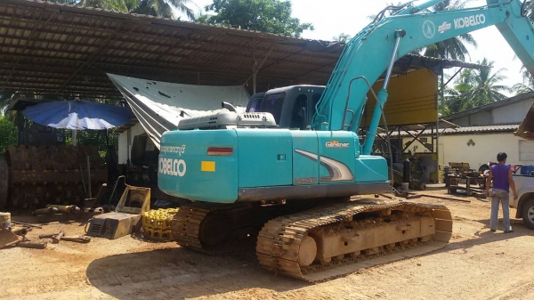ขายรถแบคโฮ KOBELCO SK.200-YN 12 เอกสารใบแจ้งจำหน่าย ไฟฟ้ามี ช่วงล้างเต็ม รถสวย ราคา.1880000 สนใจโทรด่วน