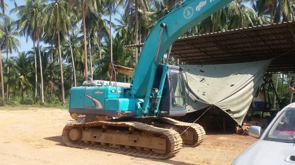 ขายรถแบคโฮ KOBELCO SK.200-YN 12 เอกสารใบแจ้งจำหน่าย ไฟฟ้ามี ช่วงล้างเต็ม รถสวย ราคา.1880000 สนใจโทรด่วน