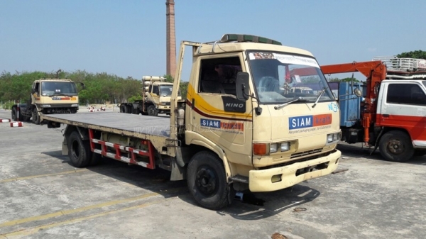 6 ล้อ HINO พื้นเรียบ ขนาด 120 แรงม้า ใช้แก๊ซ CNG