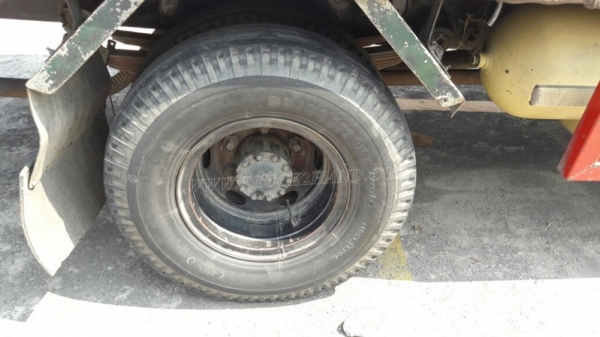 6 ล้อ HINO พื้นเรียบ ขนาด 120 แรงม้า ใช้แก๊ซ CNG