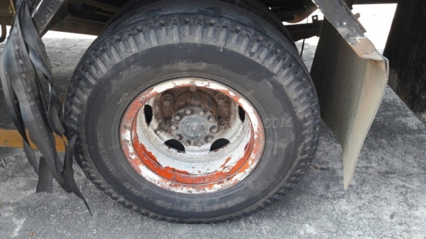 6 ล้อ HINO พื้นเรียบ ขนาด 120 แรงม้า ใช้แก๊ซ CNG