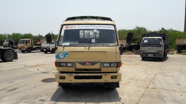 6 ล้อ HINO พื้นเรียบ รุ่นรถFC2W 120 แรงม้า กระบะยาว ยาว5.50 เมตร