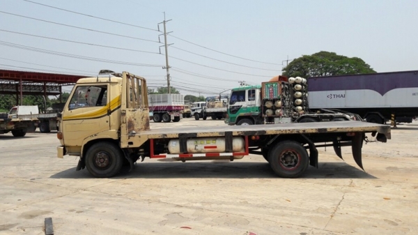 6 ล้อ HINO พื้นเรียบ รุ่นรถFC2W 120 แรงม้า กระบะยาว ยาว5.50 เมตร