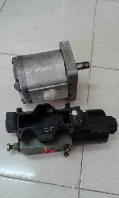 หัวปั๊มไฮดรอลิคกับวาว์ล 220 โวล์