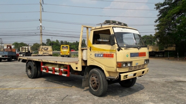 6 ล้อ HINO พื้นเรียบ  145 แรงม้า  มีเล่มทะเบียนพร้อม