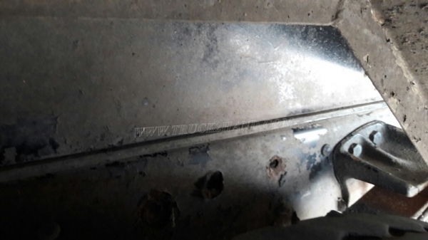 6 ล้อ HINO พื้นเรียบ  145 แรงม้า  มีเล่มทะเบียนพร้อม