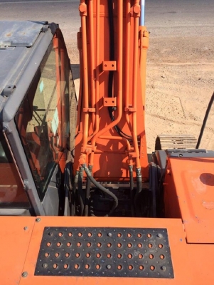 ขายรถแบคโฮ HITACHI ZX200-3 ปี 2008 รถนอกนำเข้าเองจากญี่ปุ่น สภาพสวยพร้อมใช้งาน มีVDOการทำงานครับ