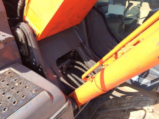 ขายรถแบคโฮ HITACHI ZX200-3 ปี 2008 รถนอกนำเข้าเองจากญี่ปุ่น สภาพสวยพร้อมใช้งาน มีVDOการทำงานครับ