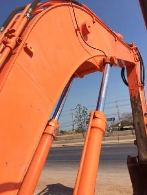 ขายรถแบคโฮ HITACHI ZX200-3 ปี 2008 รถนอกนำเข้าเองจากญี่ปุ่น สภาพสวยพร้อมใช้งาน มีVDOการทำงานครับ