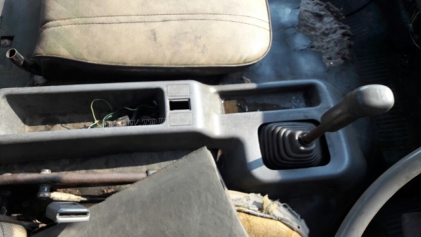 6 ล้อ HINO พื้นเรียบ 120 แรงม้า เชื้อเพลิงน้ำมัน ขายซากไม่มีเล่มทะเบียน แต่รถใช้งานได้ปกติ