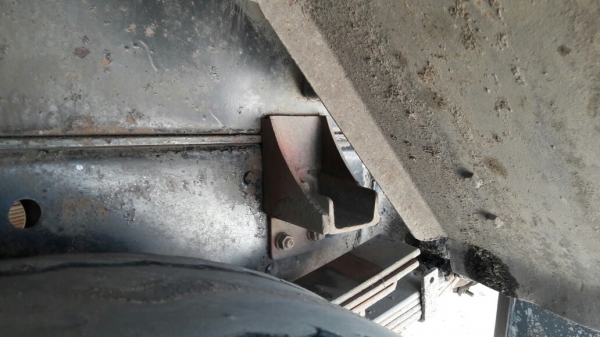 6 ล้อ HINO พื้นเรียบ 120 แรงม้า เชื้อเพลิงน้ำมัน ขายซากไม่มีเล่มทะเบียน แต่รถใช้งานได้ปกติ