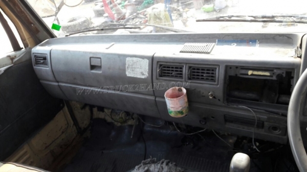 6 ล้อ HINO พื้นเรียบ 120 แรงม้า เชื้อเพลิงน้ำมัน ขายซากไม่มีเล่มทะเบียน แต่รถใช้งานได้ปกติ