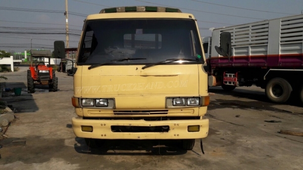 6 ล้อ HINO พื้นเรียบ 120 แรงม้า เชื้อเพลิงน้ำมัน ขายซากไม่มีเล่มทะเบียน แต่รถใช้งานได้ปกติ