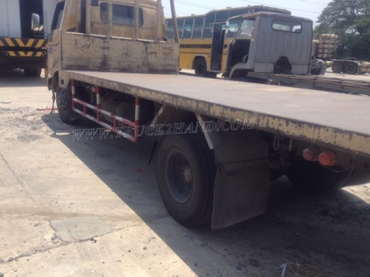 6 ล้อ HINO พื้นเรียบ 120 แรงม้า เชื้อเพลิงน้ำมัน ขายซากไม่มีเล่มทะเบียน แต่รถใช้งานได้ปกติ