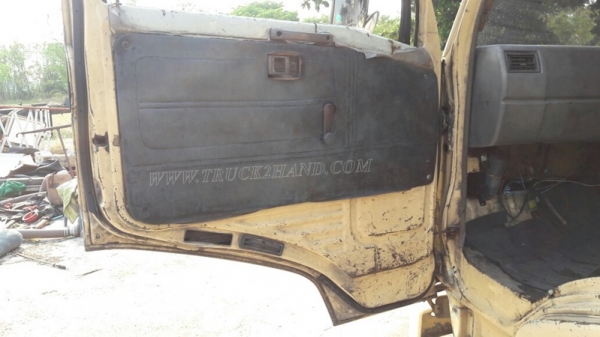 6 ล้อ HINO พื้นเรียบ 120 แรงม้า เชื้อเพลิงน้ำมัน ขายซากไม่มีเล่มทะเบียน แต่รถใช้งานได้ปกติ