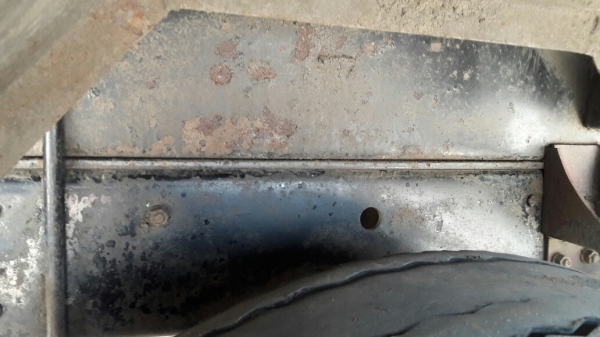 6 ล้อ HINO พื้นเรียบ 120 แรงม้า เชื้อเพลิงน้ำมัน ขายซากไม่มีเล่มทะเบียน แต่รถใช้งานได้ปกติ